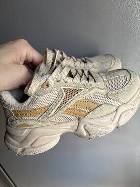 Nude Beige & Pink Color-block Tennis Shoes / Sneakers — Size 9